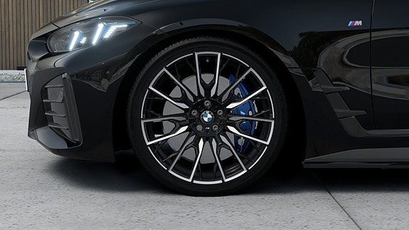 BMW i4 7 of 13