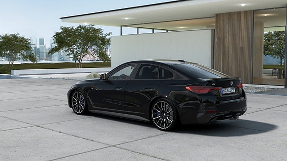 BMW i4 2 of 13