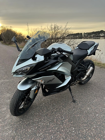 Kawasaki Ninja Z1000SX 2 of 8