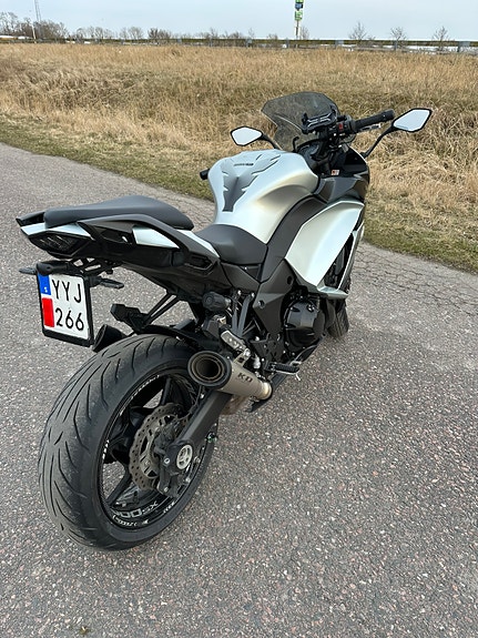 Kawasaki Ninja Z1000SX 4 of 8