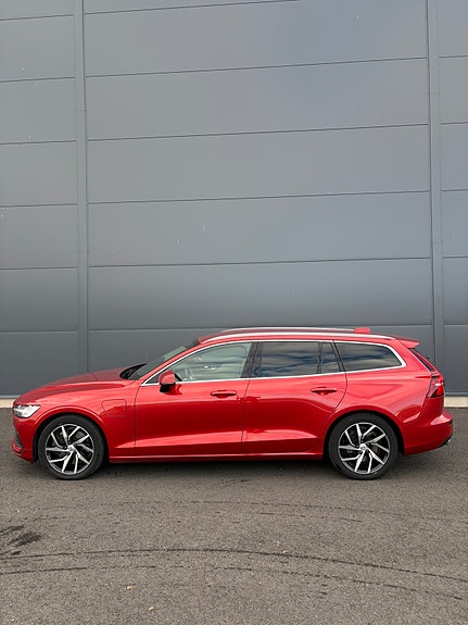 Volvo V60 2 of 8