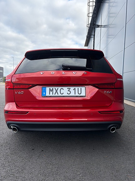Volvo V60 4 of 8