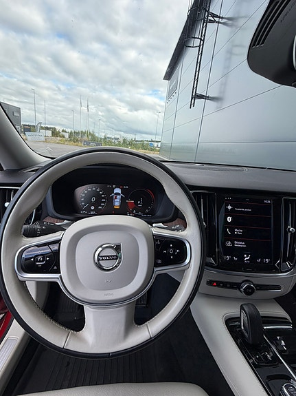 Volvo V60 7 of 8