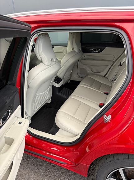 Volvo V60 6 of 8