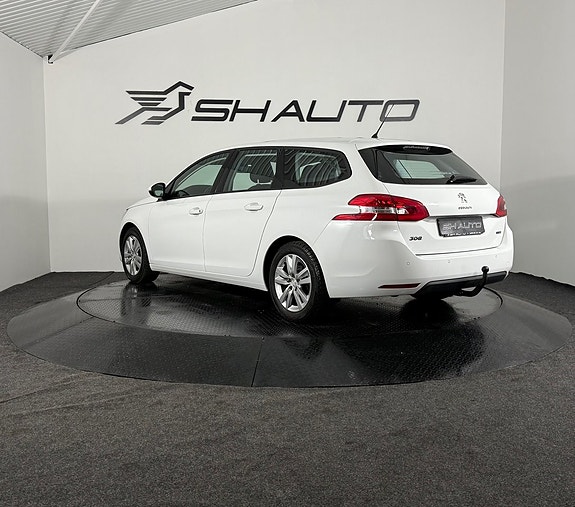 Peugeot 308 SW 7 of 18