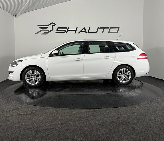 Peugeot 308 SW 8 of 18