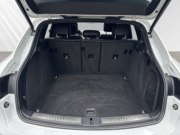 Porsche Macan S 28 of 28