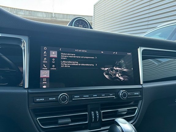 Porsche Macan S 22 of 28