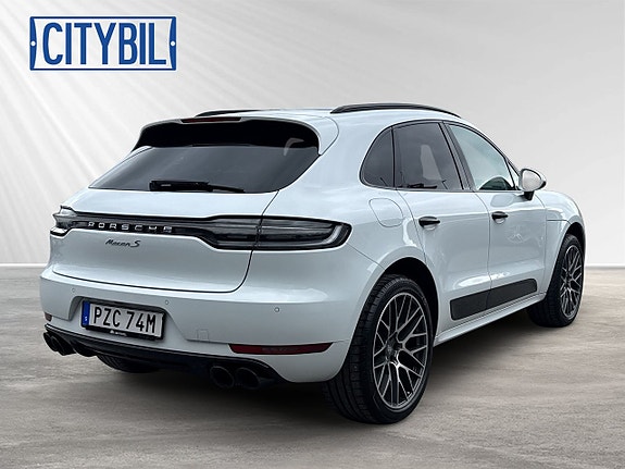 Porsche Macan S 2 of 28