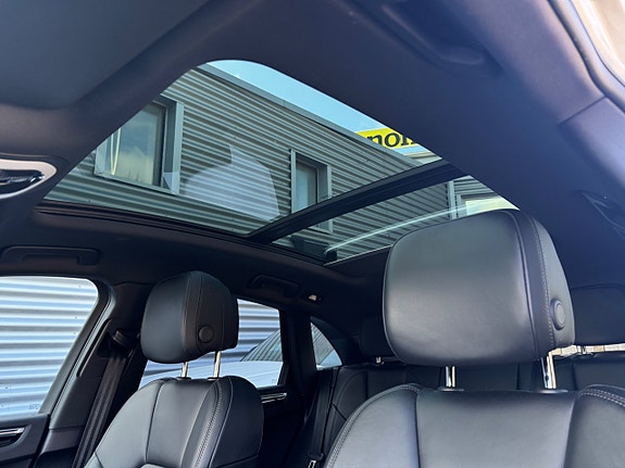 Porsche Macan S 14 of 28