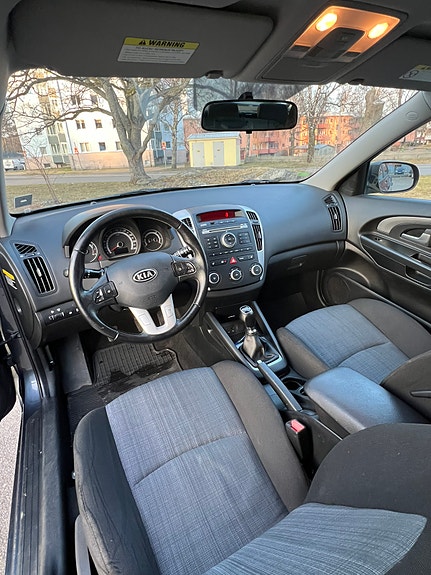 Kia Ceed 2 of 12