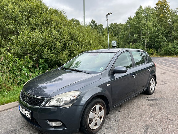 Kia Ceed 5 of 12