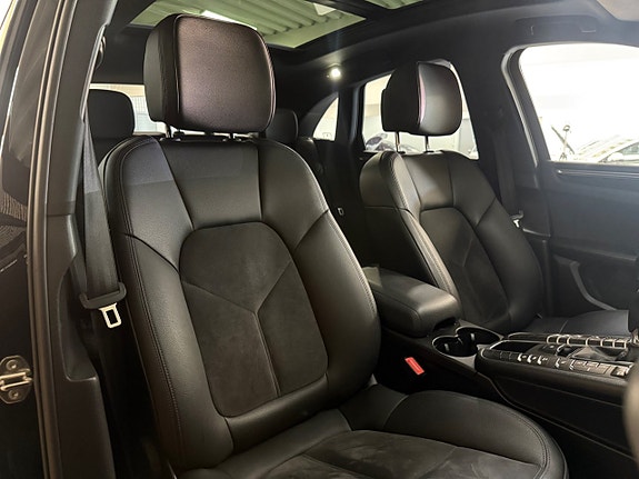 Porsche Macan S 21 of 30