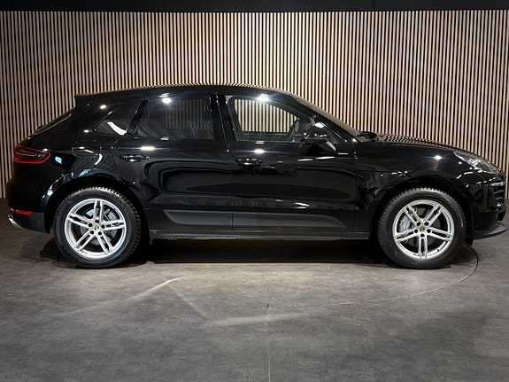 Porsche Macan S 3 of 5