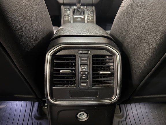 Porsche Macan S 16 of 30