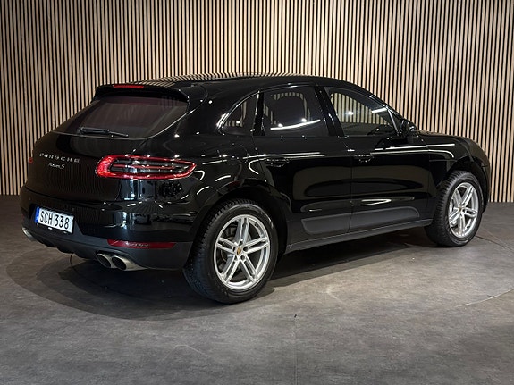 Porsche Macan S 4 of 5