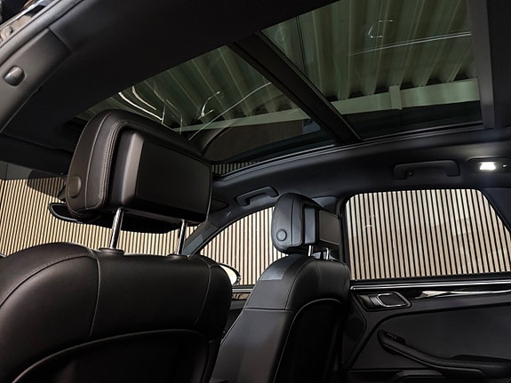 Porsche Macan S 15 of 30