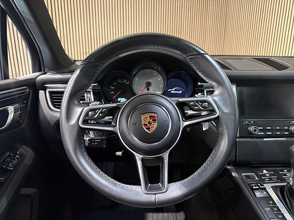Porsche Macan S 11 of 30