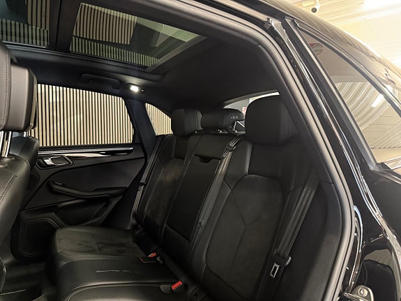 Porsche Macan S 14 of 30