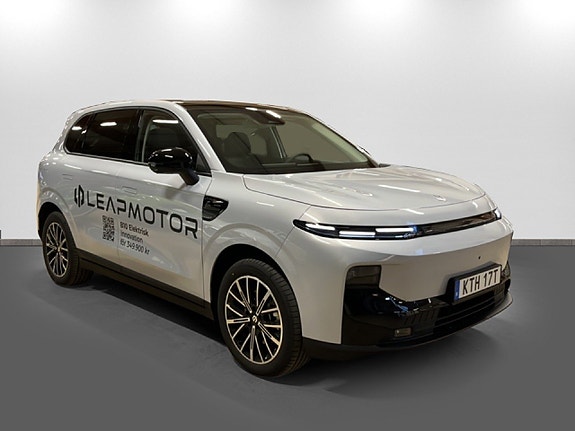 Leapmotor B10 3 of 5