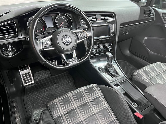 Volkswagen Golf VII 8 of 11