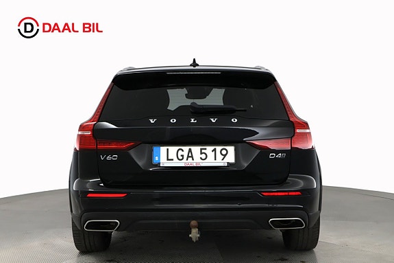 Volvo V60 Cross Country 7 of 22