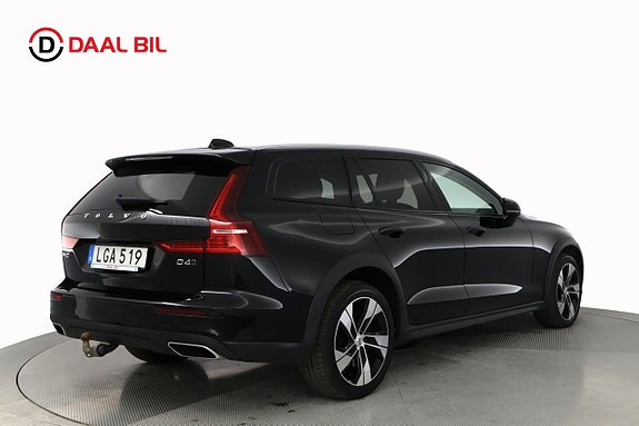 Volvo V60 Cross Country 6 of 22