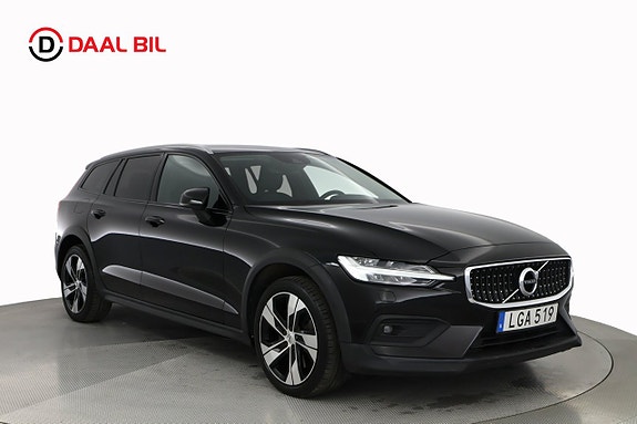 Volvo V60 Cross Country 3 of 5