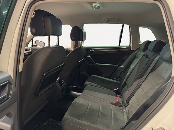 Volkswagen Tiguan 18 of 23