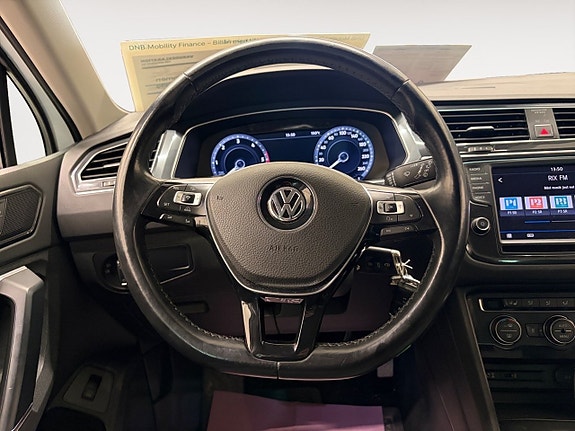 Volkswagen Tiguan 12 of 23