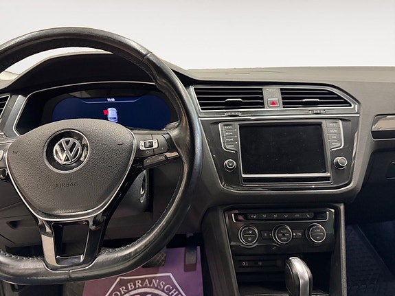Volkswagen Tiguan 15 of 23