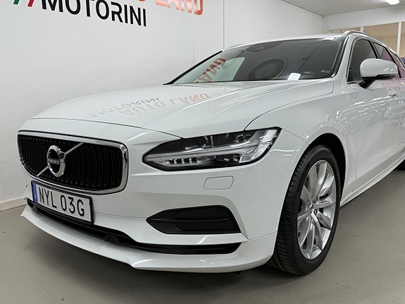 Volvo V90 2 of 27