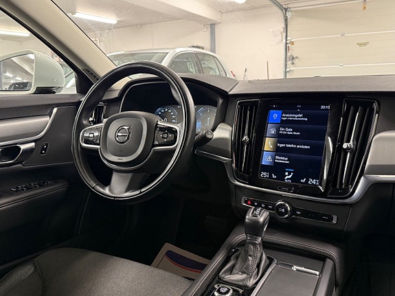 Volvo V90 14 of 27