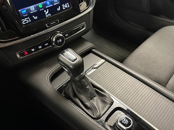 Volvo V90 23 of 27