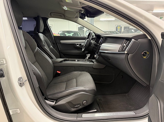 Volvo V90 13 of 27