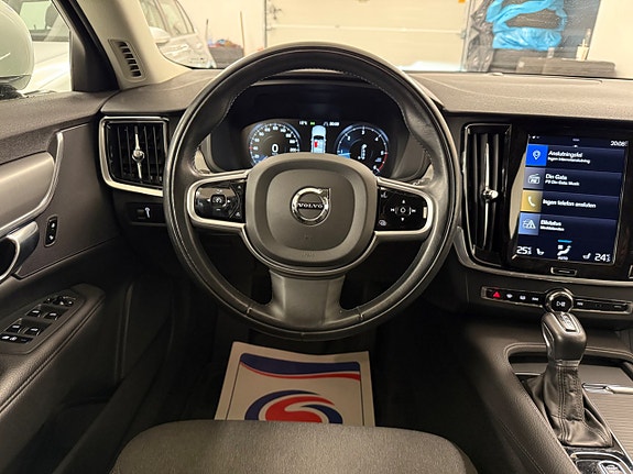 Volvo V90 16 of 27