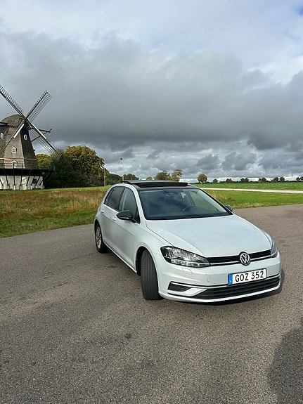 Volkswagen Golf VII 2 of 24