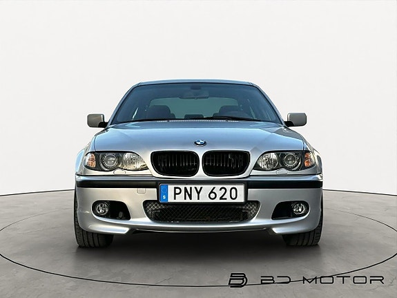 BMW 320 2 of 5