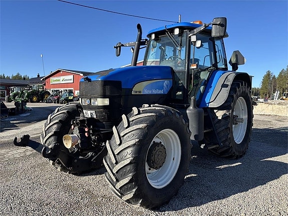 New Holland TM 190 med frontlyft PTO