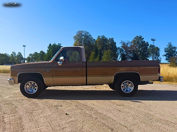 Chevrolet Silverado C30 Square Body 2 of 25