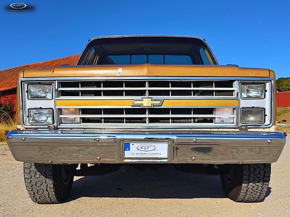 Chevrolet Silverado C30 Square Body 8 of 25