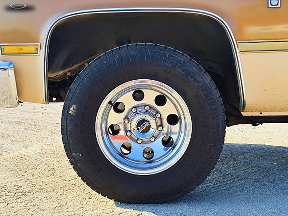 Chevrolet Silverado C30 Square Body 23 of 25
