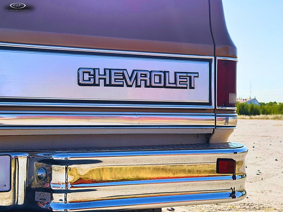 Chevrolet Silverado C30 Square Body 18 of 25