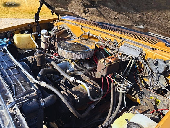 Chevrolet Silverado C30 Square Body 16 of 25
