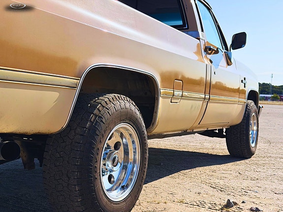 Chevrolet Silverado C30 Square Body 22 of 25