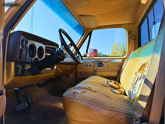 Chevrolet Silverado C30 Square Body 10 of 25