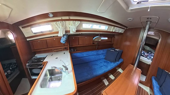 Dufour 325 Grand Large 2008 8 of 12