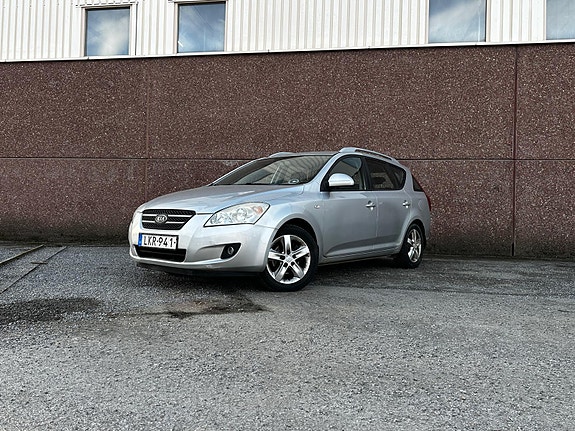 Kia Ceed 2 of 5
