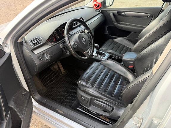 Volkswagen Passat 16 of 19
