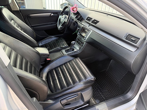 Volkswagen Passat 16 of 22